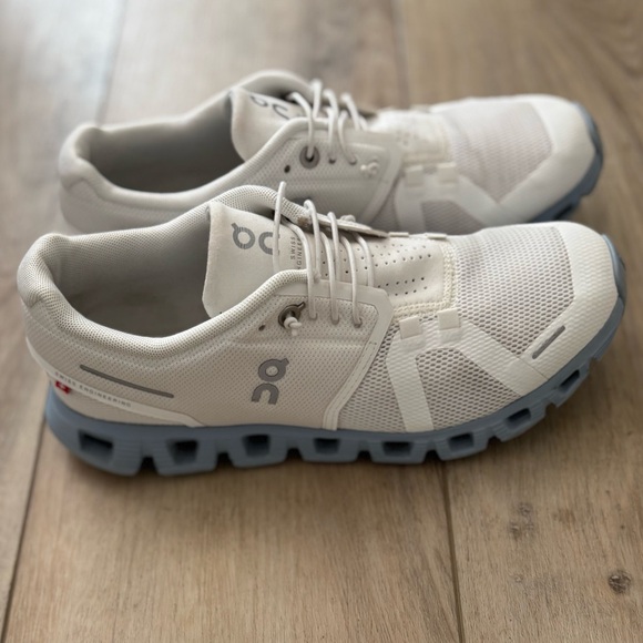 On Running Women’s Cloud 5 Color White/Chambray Size US 8 - Picture 9 of 10
